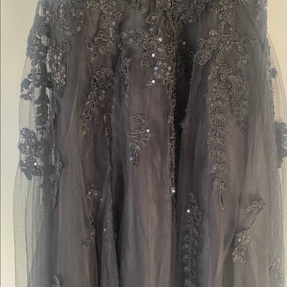 NWT BLACK SEQUIN LACE GOWN Size 4 BY JJS HOUSE - Picture 6 of 13
